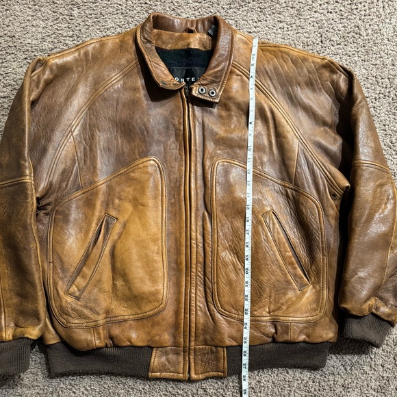 Vintage Context brown leather bomber jacket for men. - Picture 9 of 12